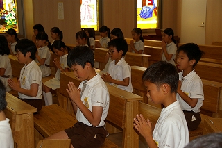 授業紹介 クローズアップ 5月号 宗教 お祈り ノートルダム学院小学校